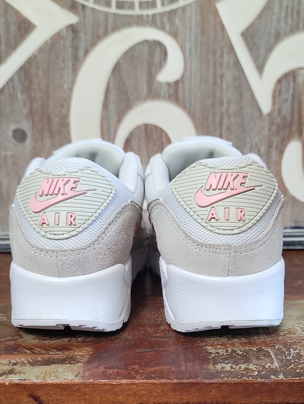 Nike Wmns Air Max 90 " White/Light Olive/Pink" Wmns 7, Good Cond. Fast Shipping - Picture 9 of 16